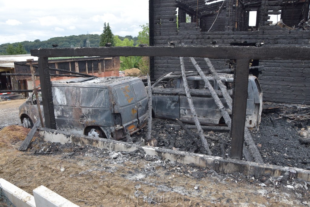 Schwerer Brand in Einfamilien Haus Roesrath Rambruecken P053.JPG - Miklos Laubert